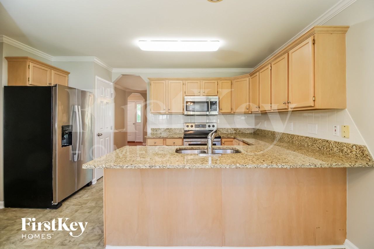 3005 Pinnacle Ct - Photo 6 of 15