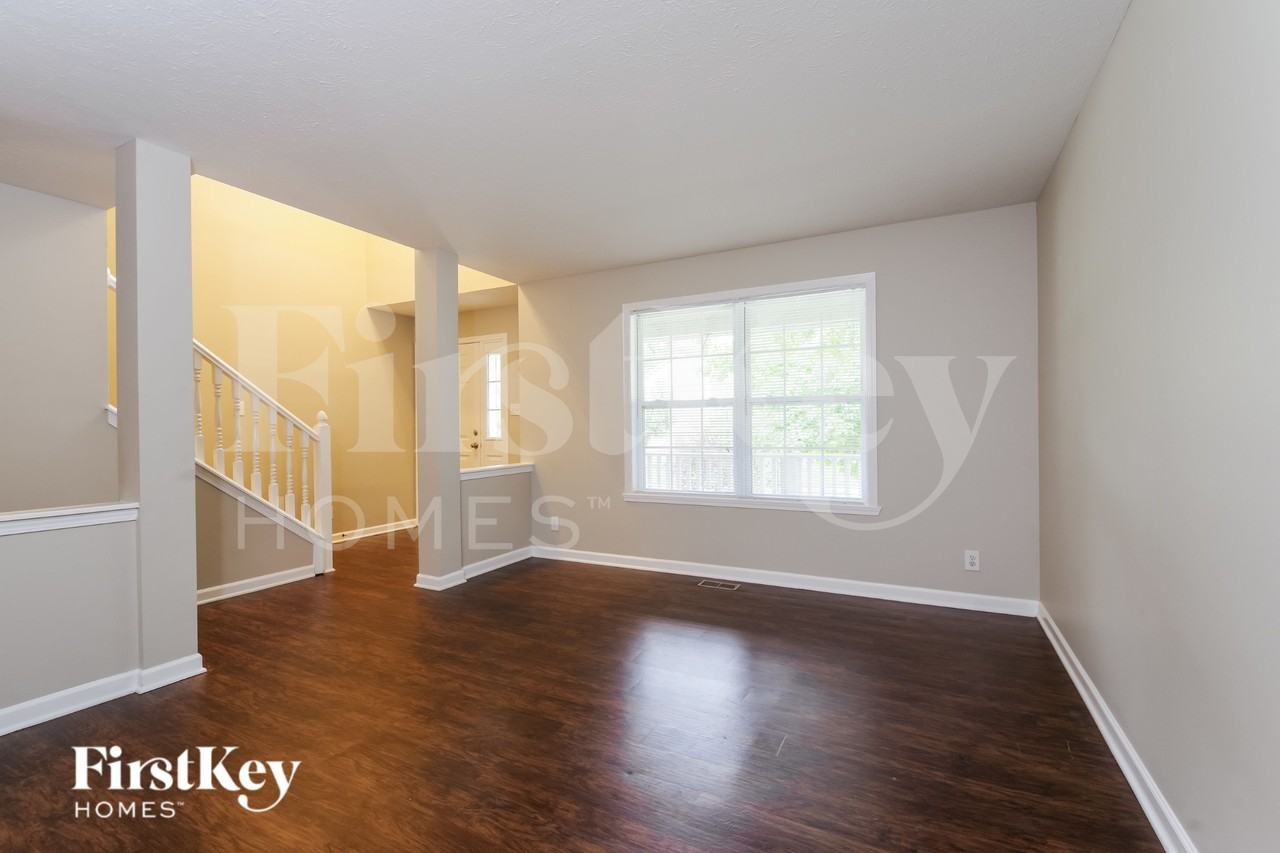 944 Breaside Ln - Photo 4 of 16