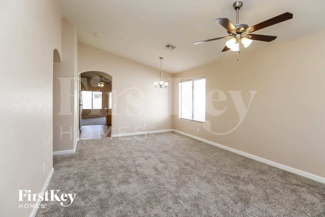 930 E Nardini St - Photo 3 of 16