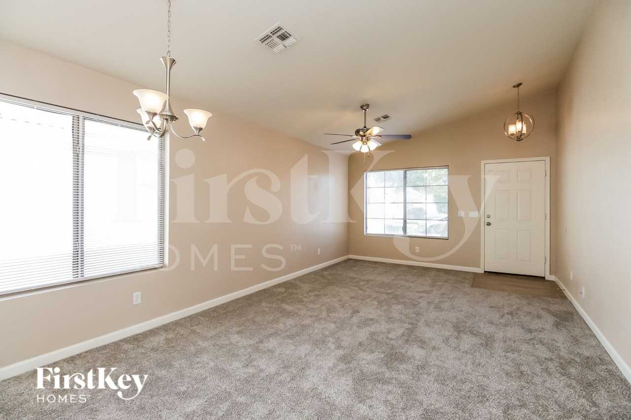 930 E Nardini St - Photo 4 of 16