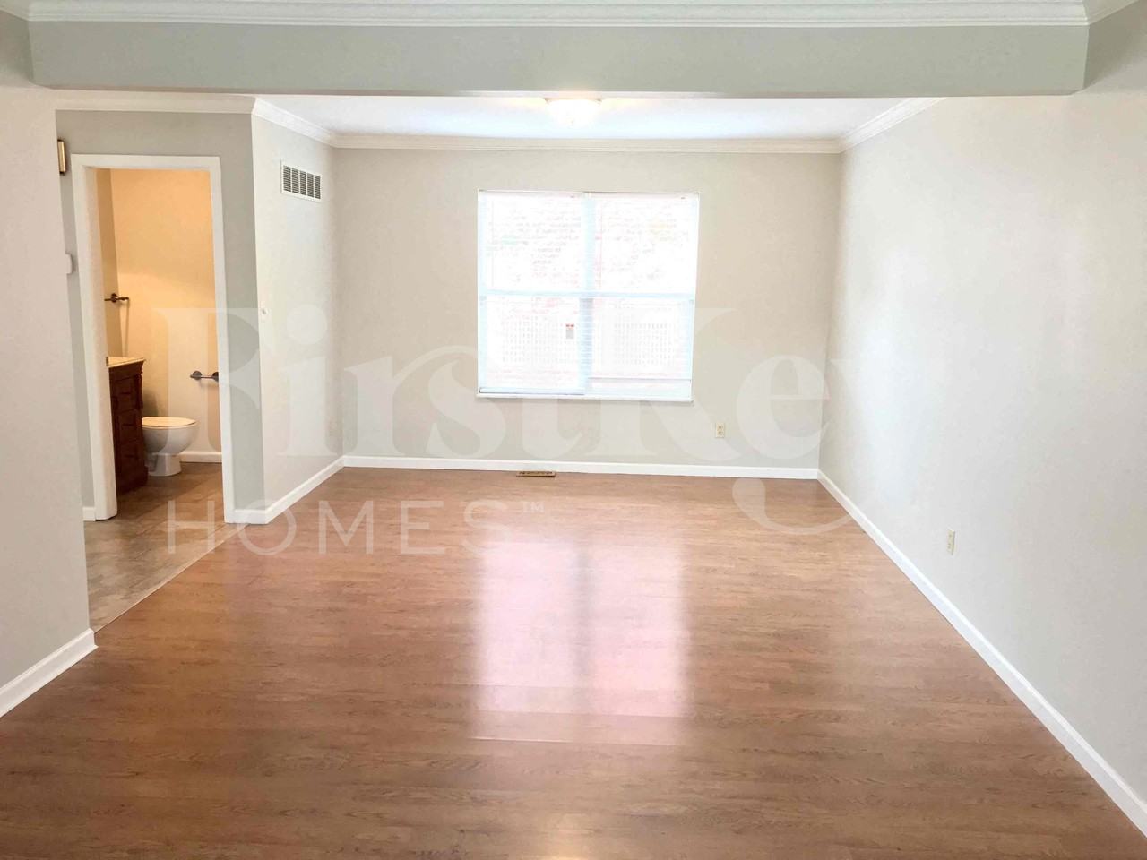 9 Kingsmont Ct - Photo 3 of 17