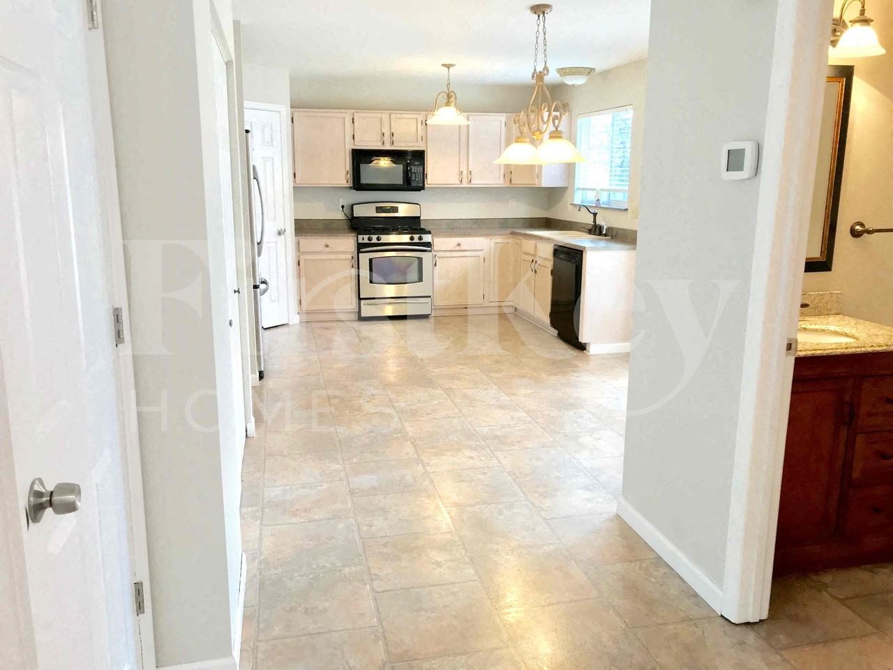 9 Kingsmont Ct - Photo 5 of 17