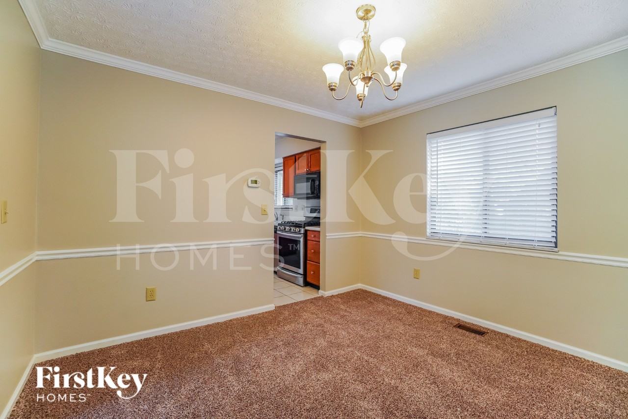 8900 Cornwallis Ct - Photo 4 of 15