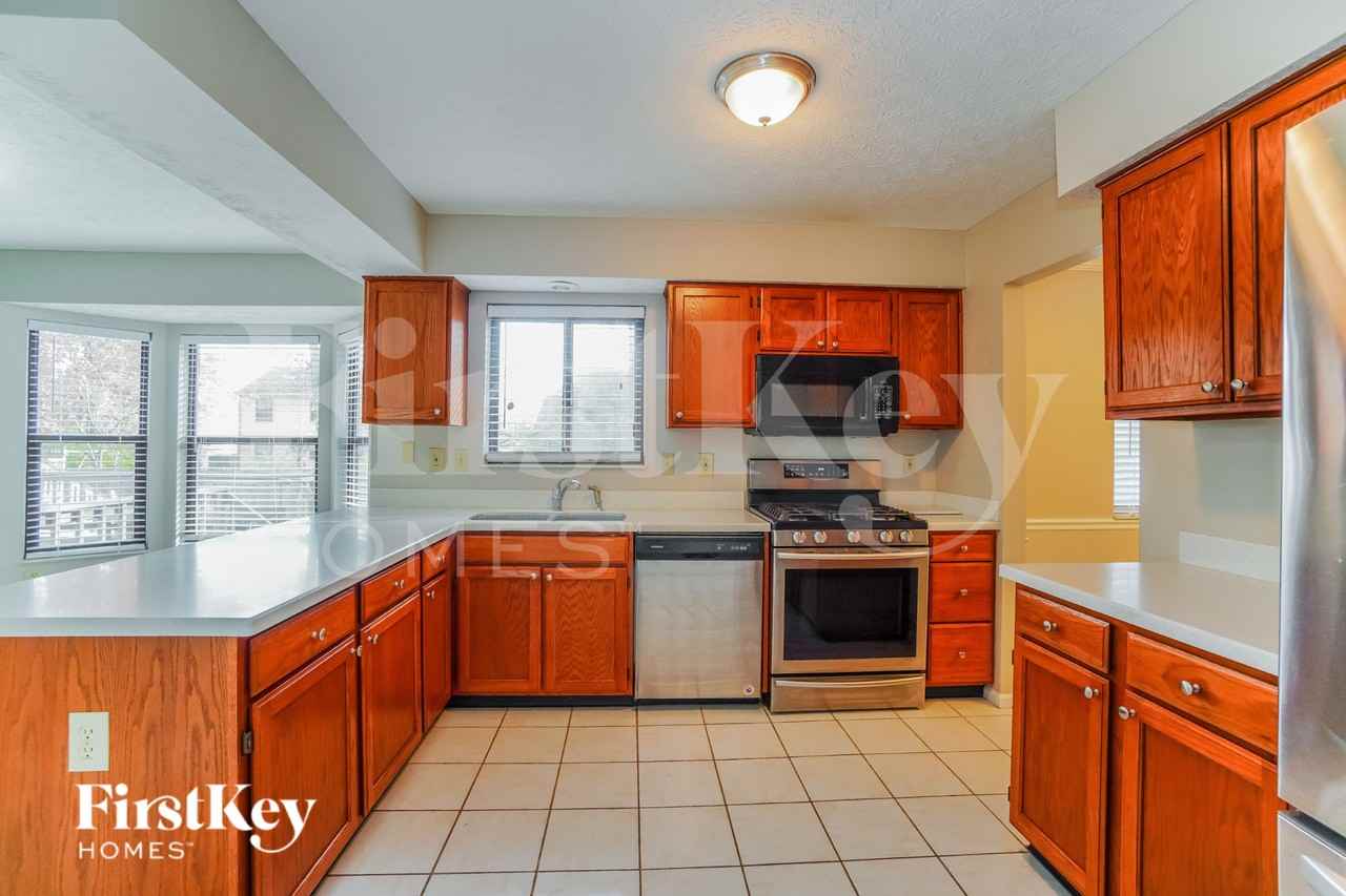 8900 Cornwallis Ct - Photo 6 of 15