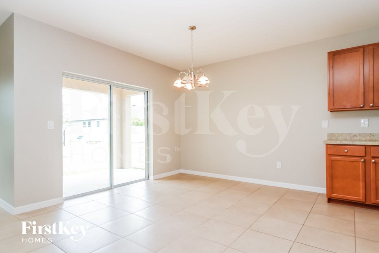 710 Sw 12th St - Photo 5 of 16