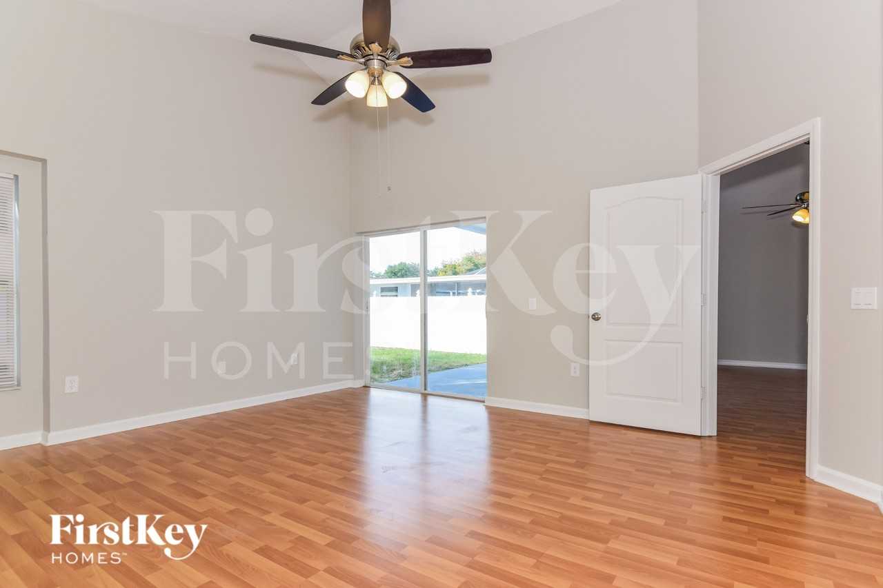 6931 Waterbrook Ct - Photo 3 of 18