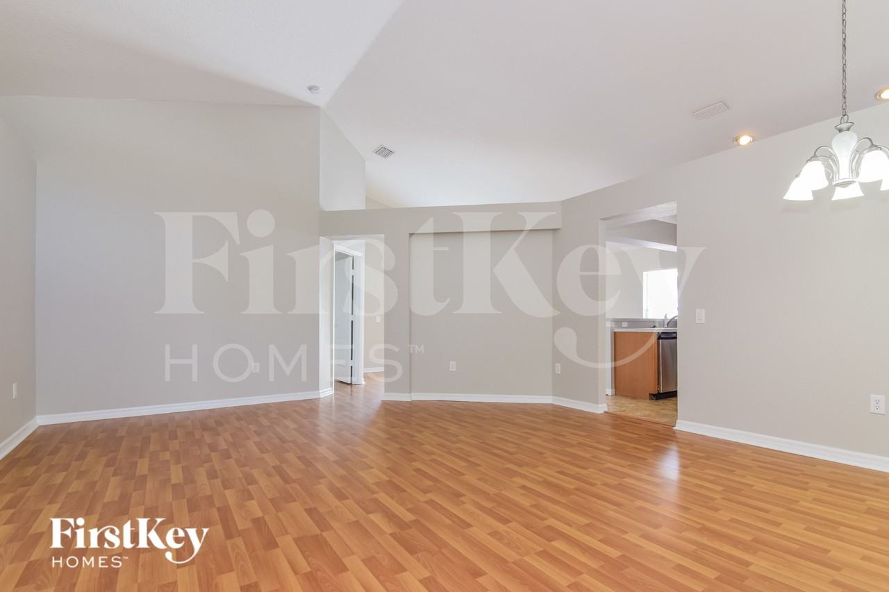 6931 Waterbrook Ct - Photo 6 of 18