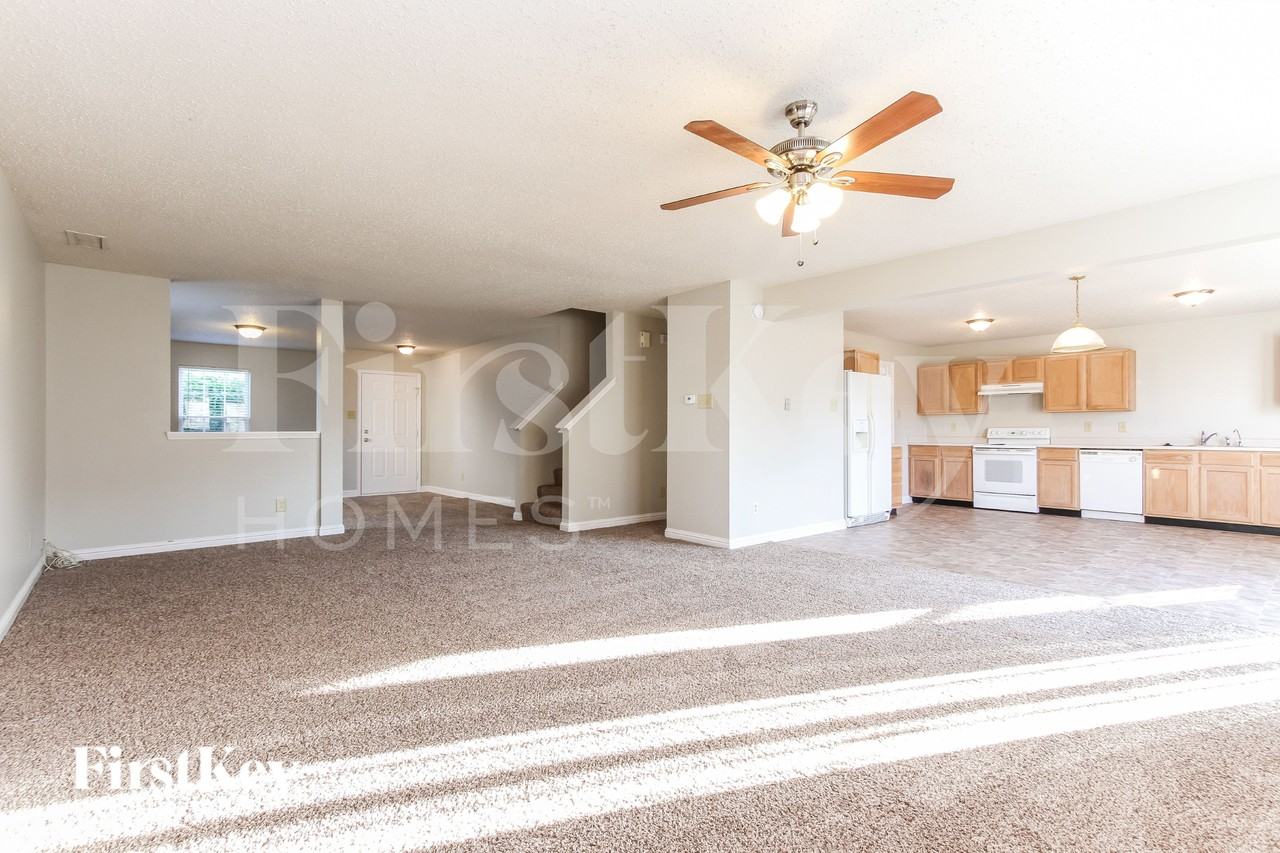 6448 Front Point Dr - Photo 4 of 16