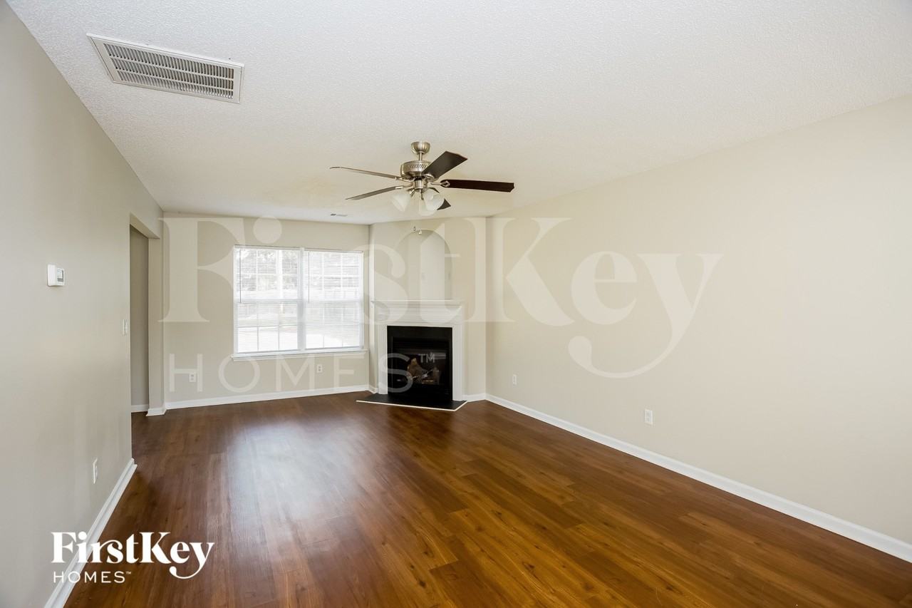 5415 Tucker Phillips Dr - Photo 5 of 15