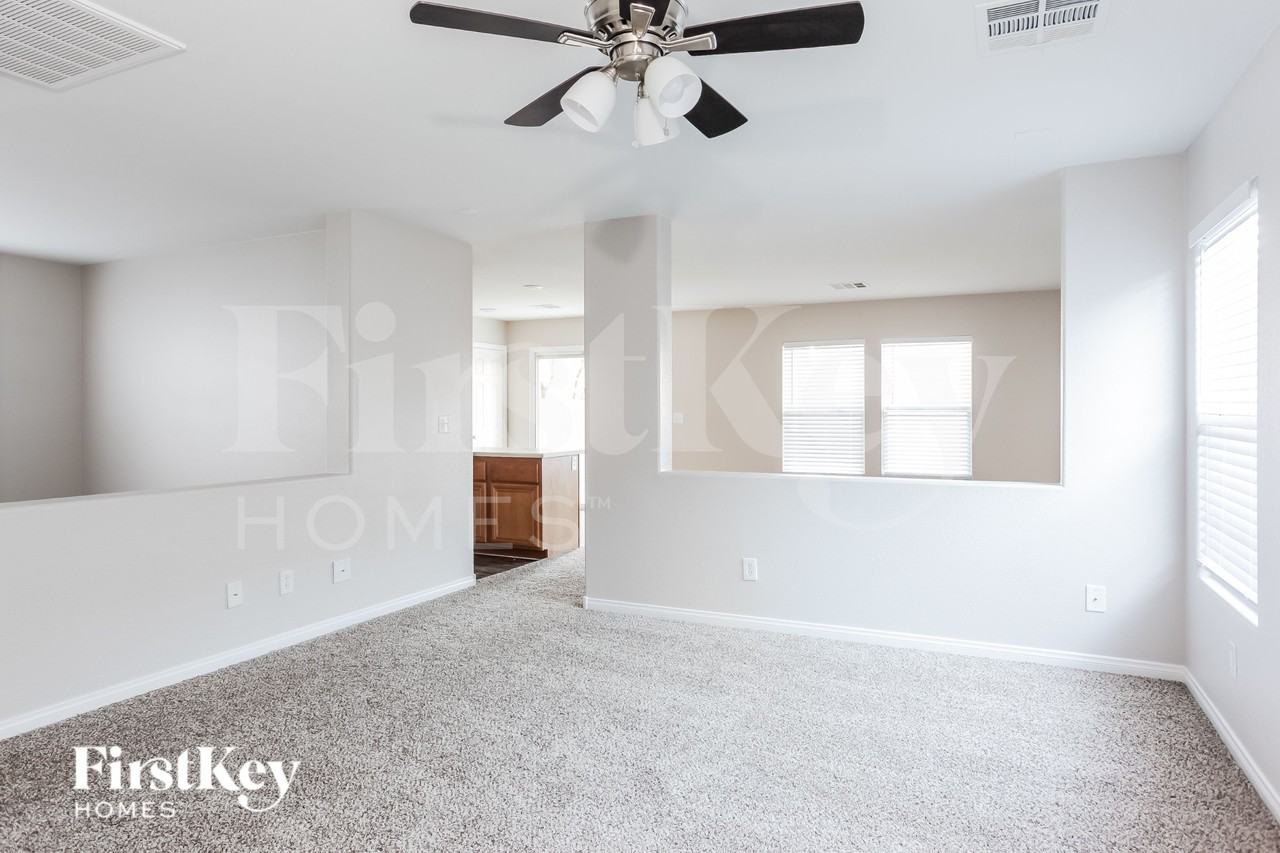 5013 Whistling Acres Ave - Photo 3 of 19