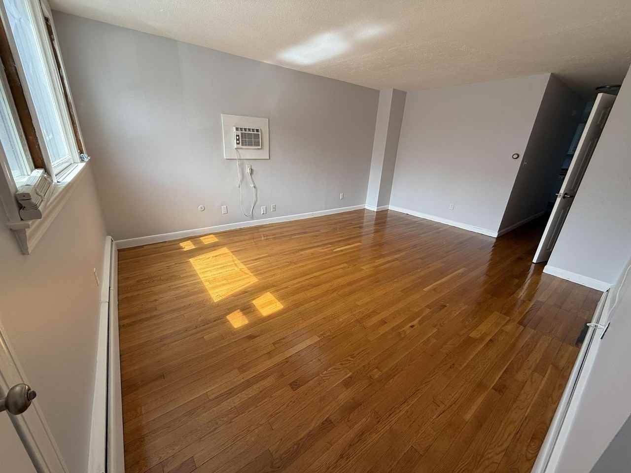 262 River St #1 - Photo 3 of 6