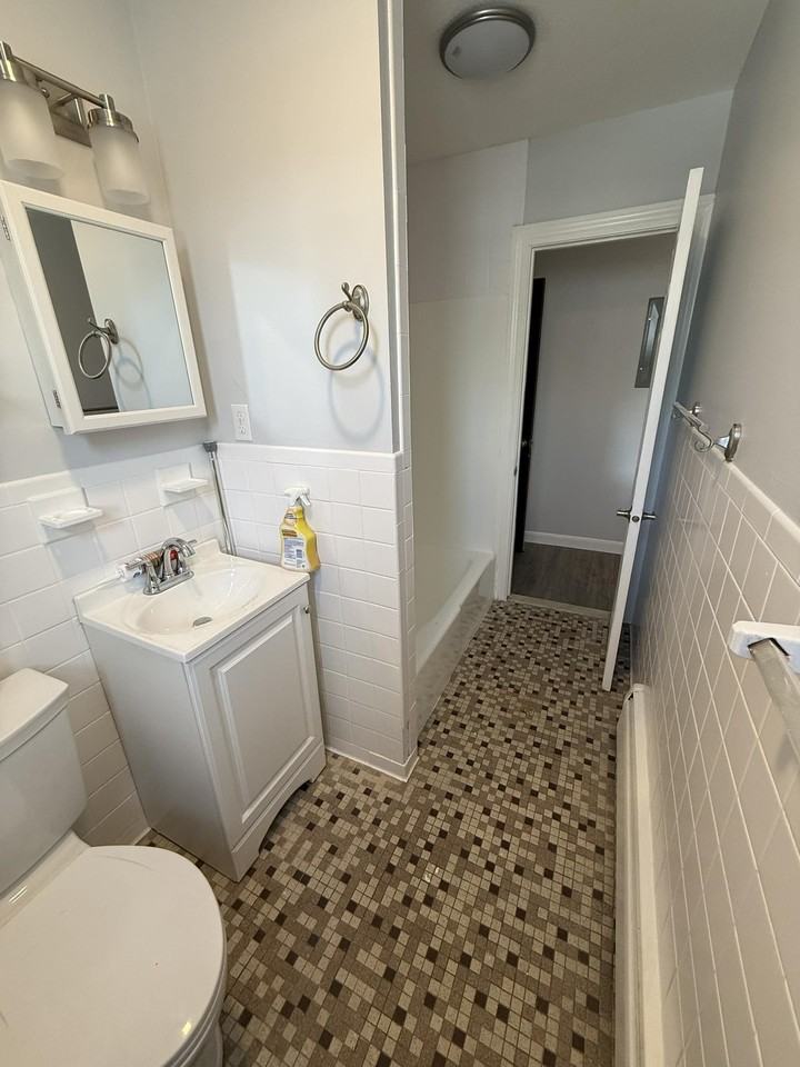 262 River St #1 - Photo 4 of 6