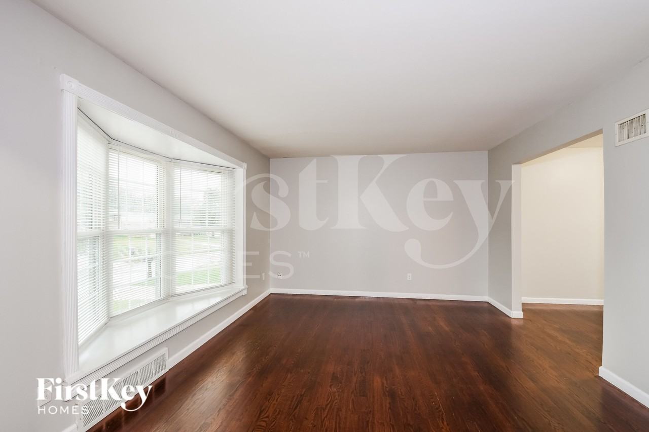 3915 Rodapa Dr - Photo 3 of 16