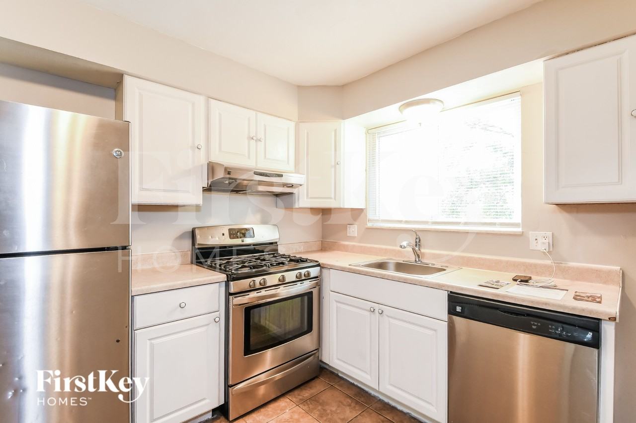 3915 Rodapa Dr - Photo 7 of 16