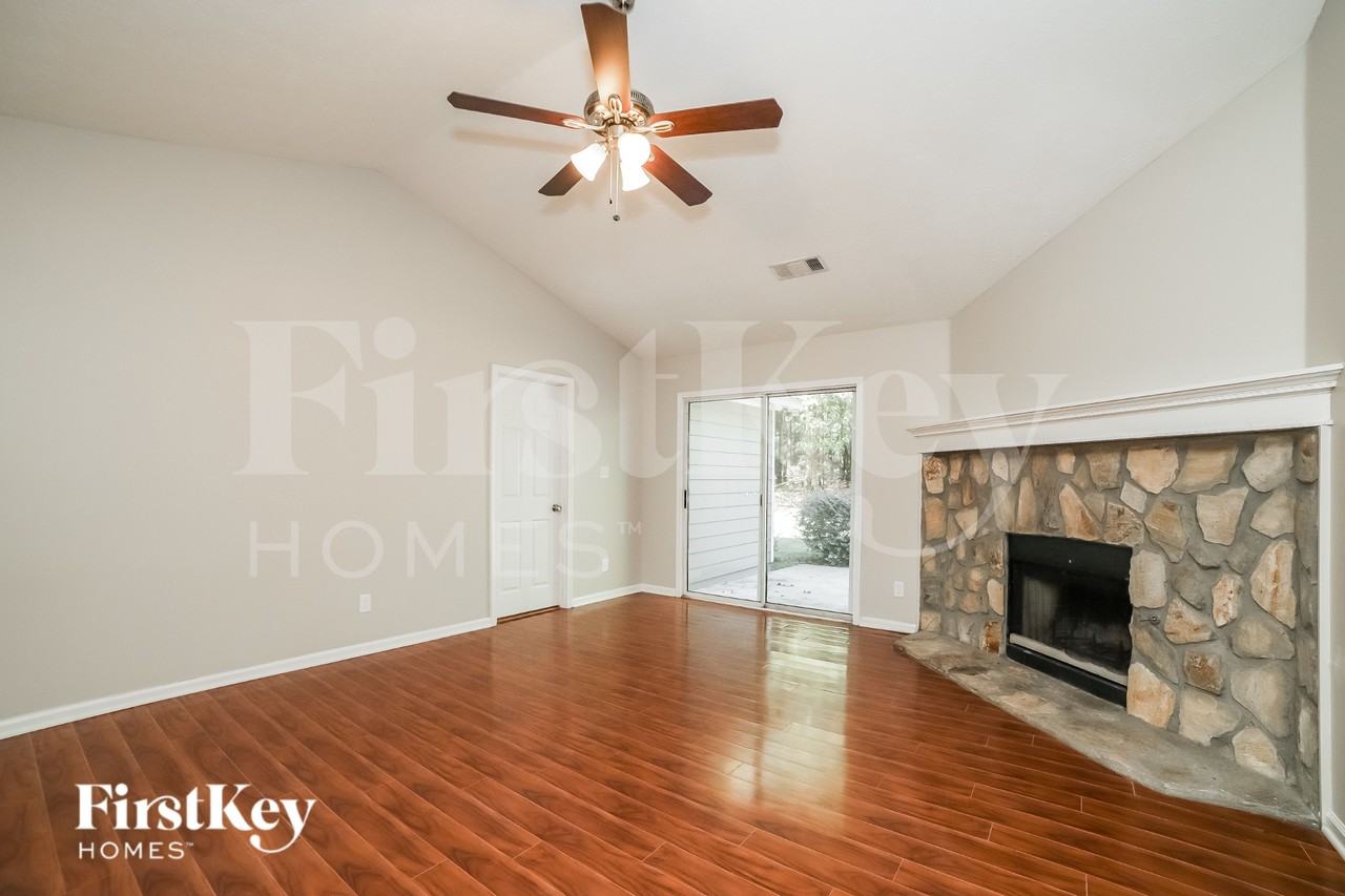 3902 Viola Ct - Photo 4 of 16