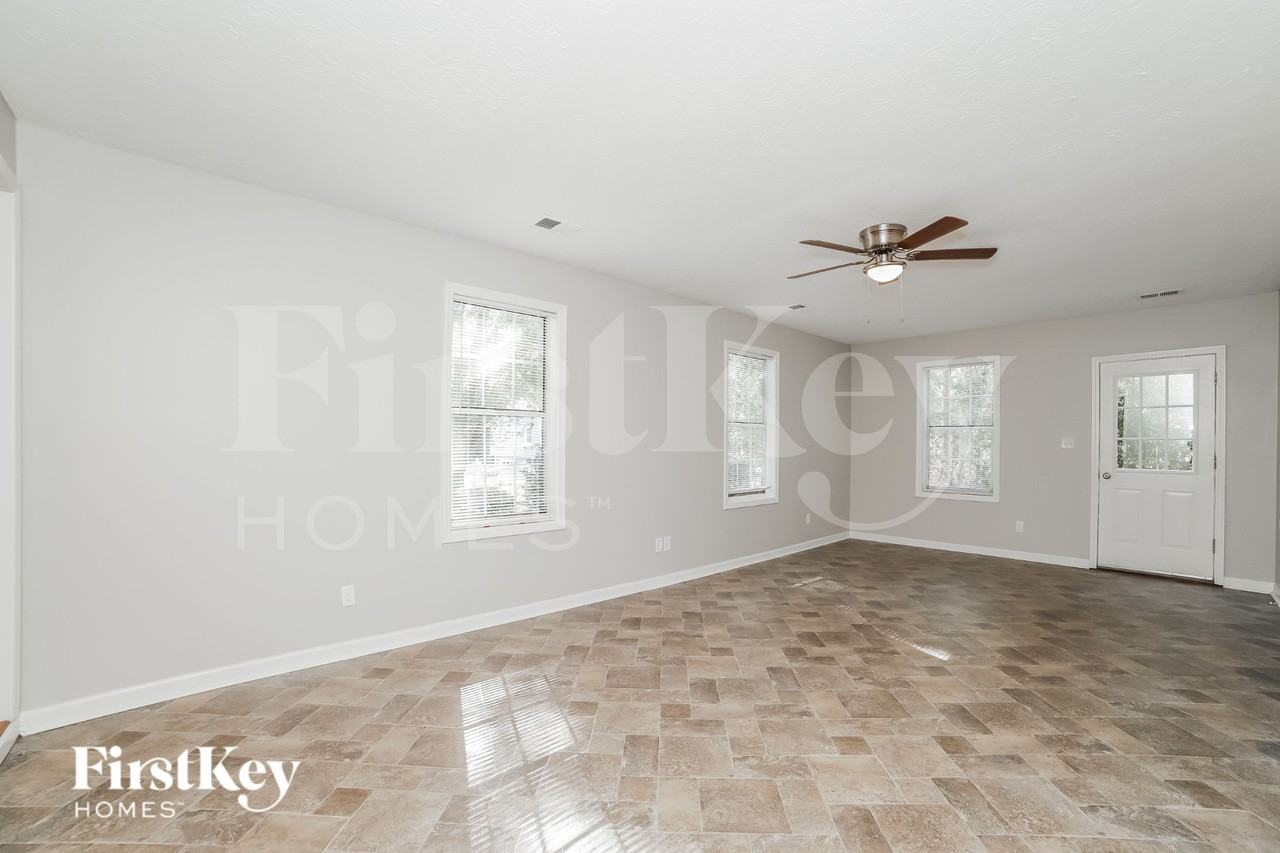 3902 Viola Ct - Photo 5 of 16