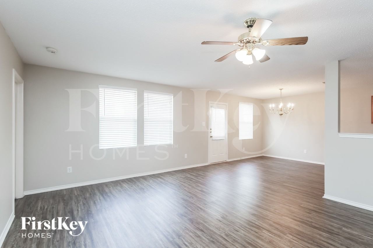 3716 Mariner St - Photo 4 of 16