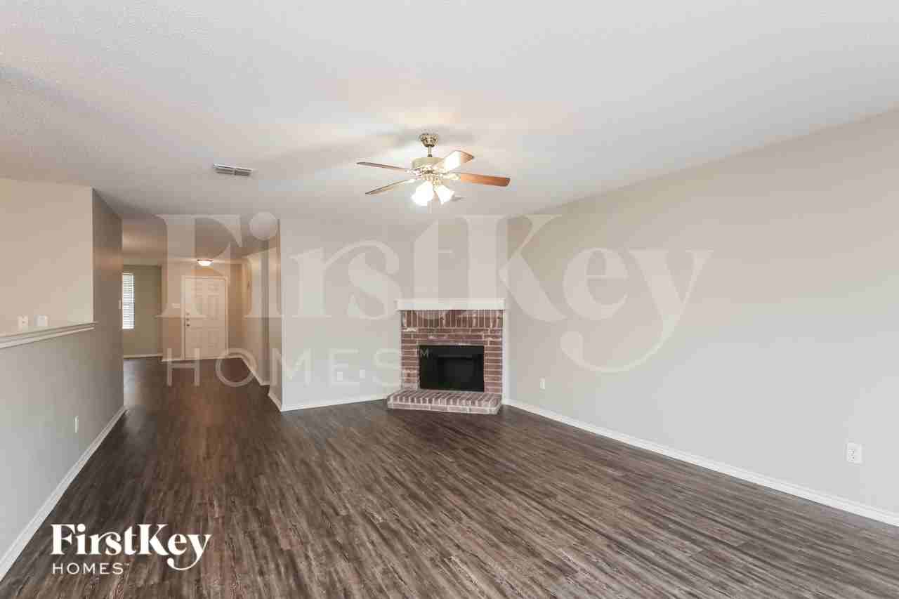 3716 Mariner St - Photo 6 of 16