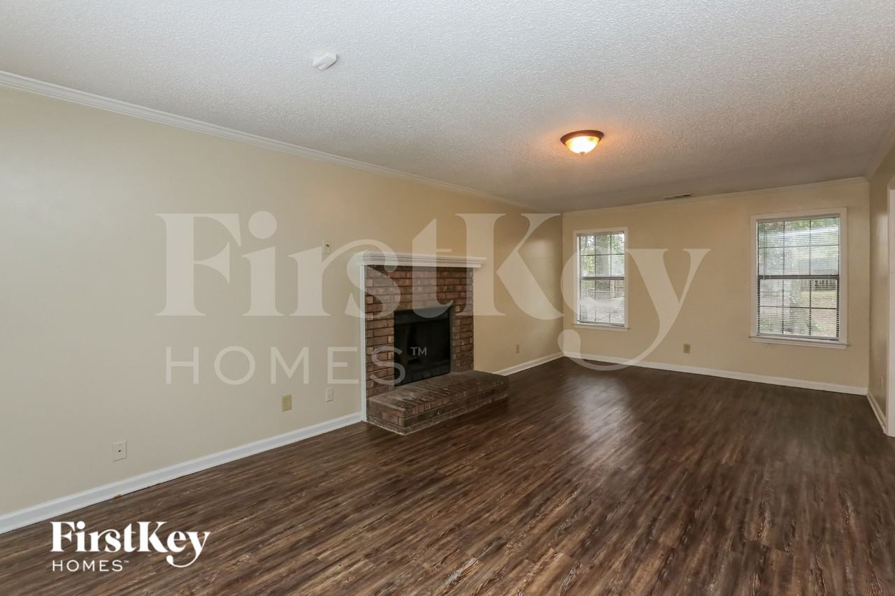 3697 Beckman Dr - Photo 3 of 16