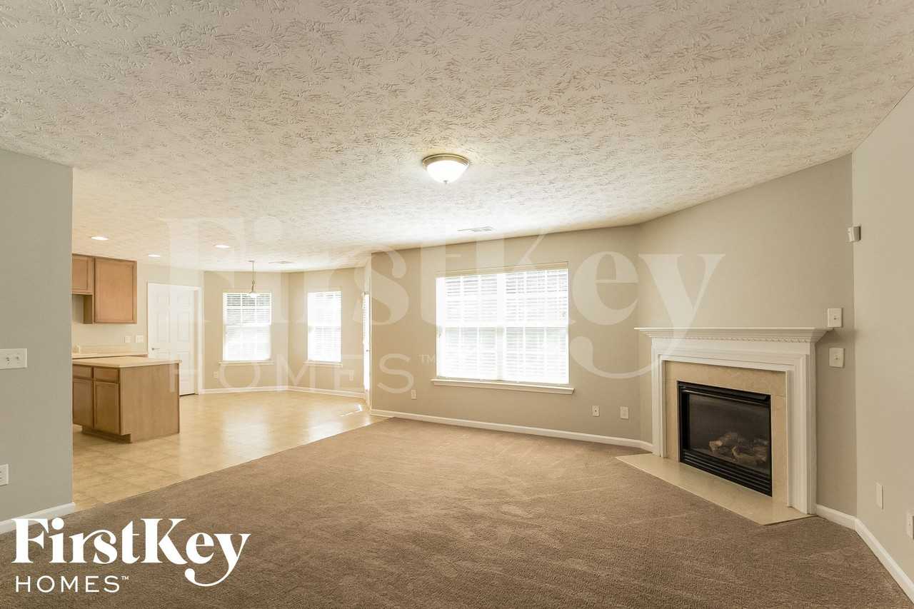 3545 Bridgeshaw Dr - Photo 2 of 15