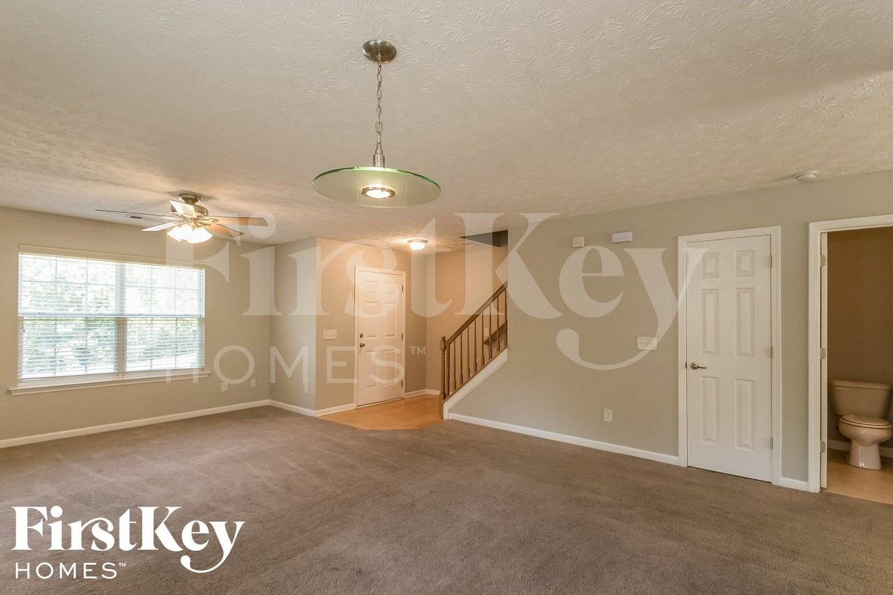 3545 Bridgeshaw Dr - Photo 3 of 15