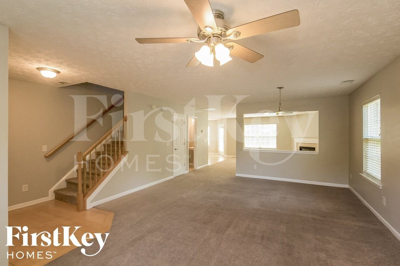 3545 Bridgeshaw Dr - Photo 4 of 15