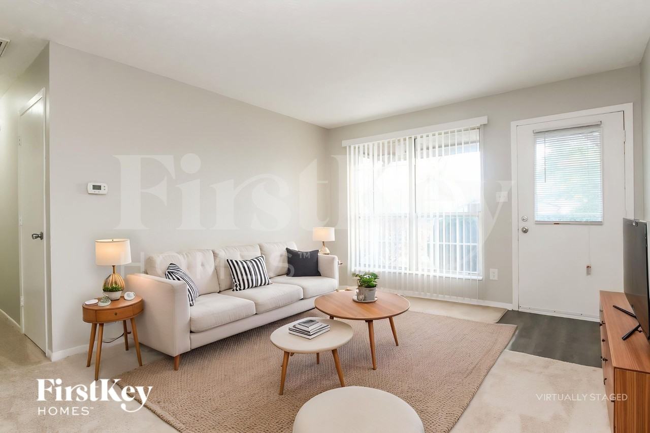 3243 Eastbrooke Ct - Photo 3 of 18