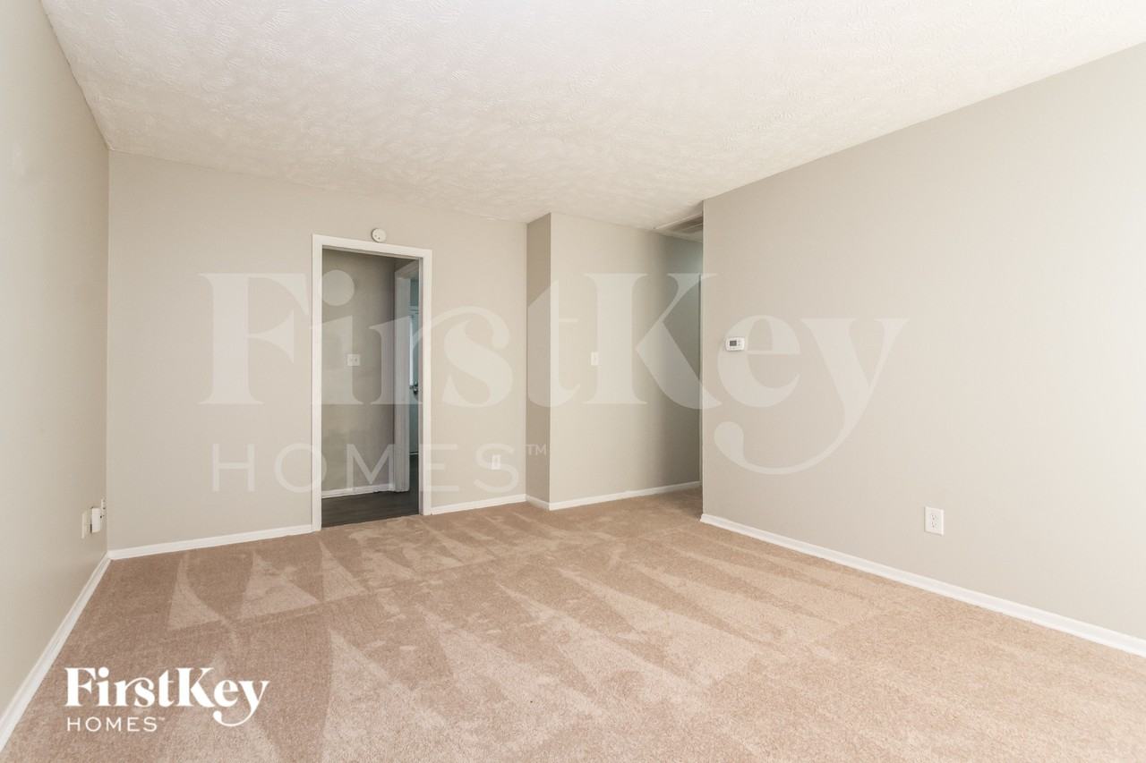 3243 Eastbrooke Ct - Photo 5 of 18