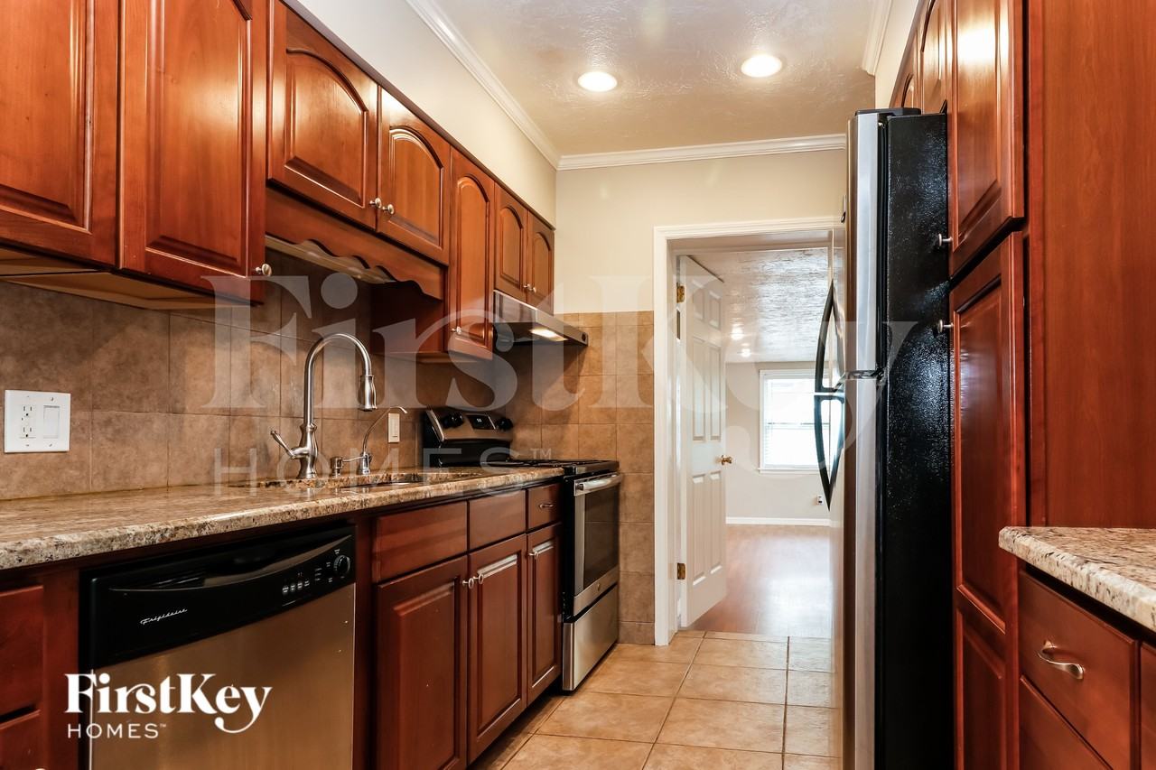 3113 Union St N - Photo 6 of 19