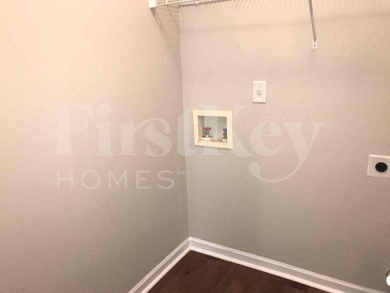 311 Azalea Loop - Photo 4 of 22