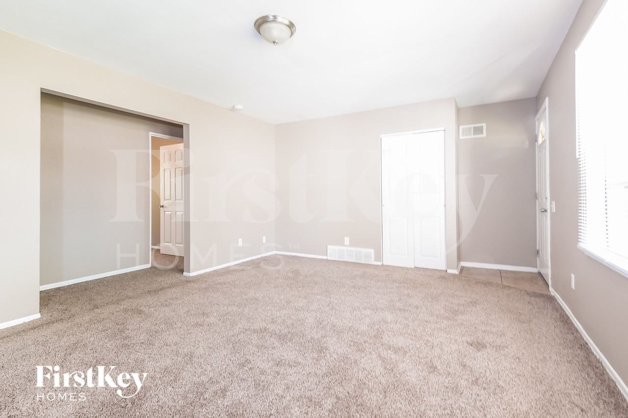 2655 Farber Dr - Photo 5 of 15