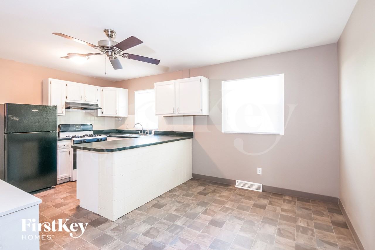 2655 Farber Dr - Photo 6 of 15