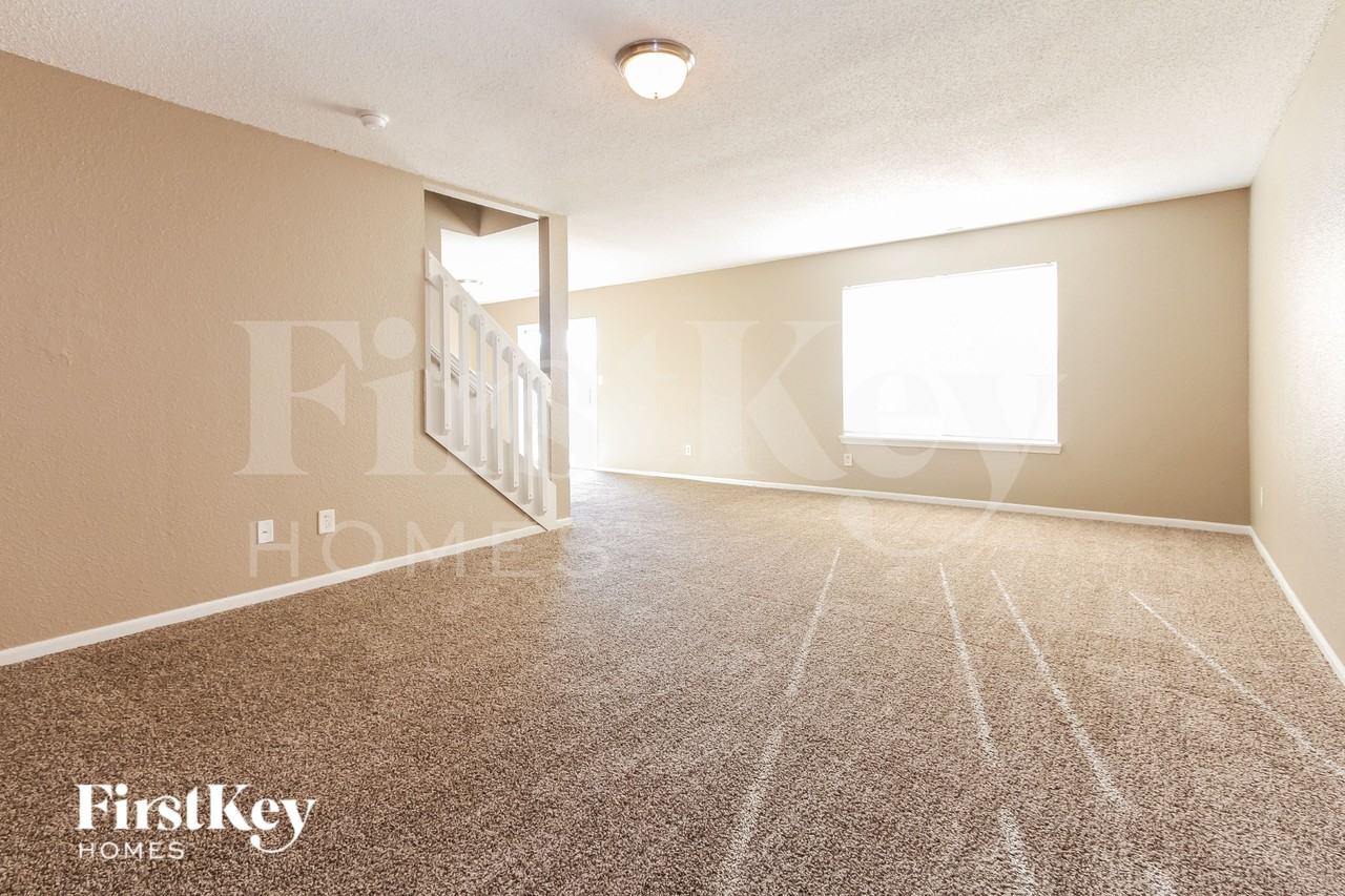 1820 Long Lake Dr - Photo 3 of 16