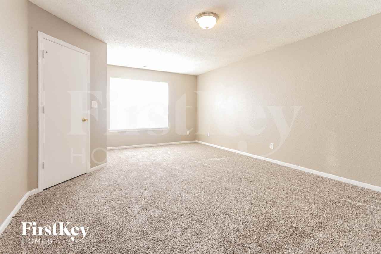 1820 Long Lake Dr - Photo 6 of 16