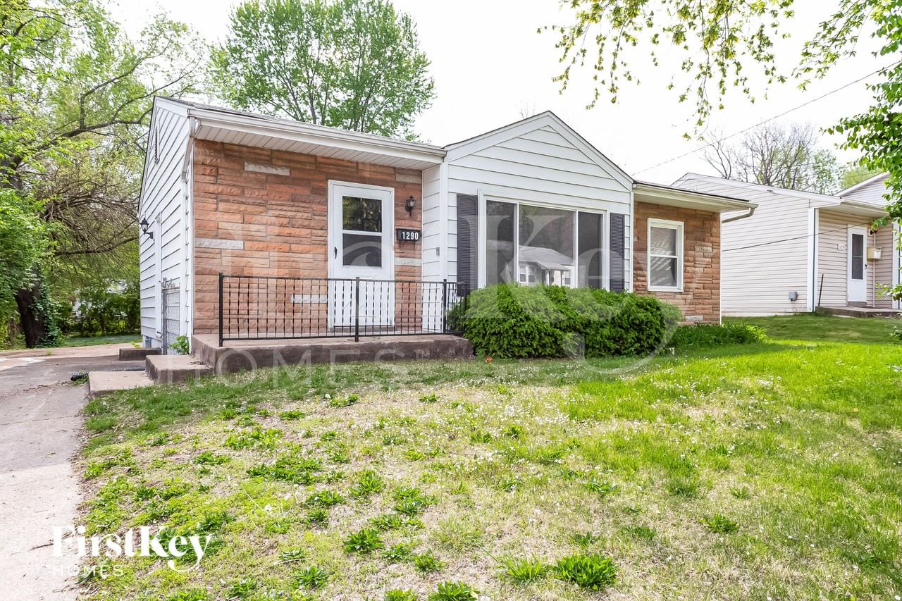 1290 Washington St - Photo 2 of 15