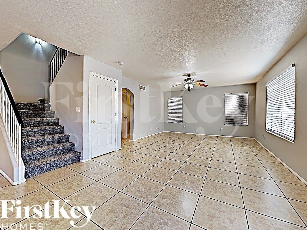 12405 W Montebello Ave - Photo 6 of 17