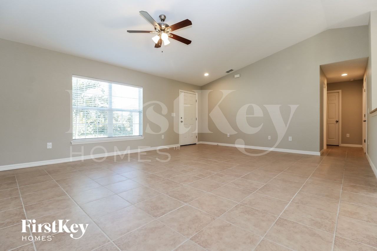 12252 Clarendon Ave - Photo 2 of 15