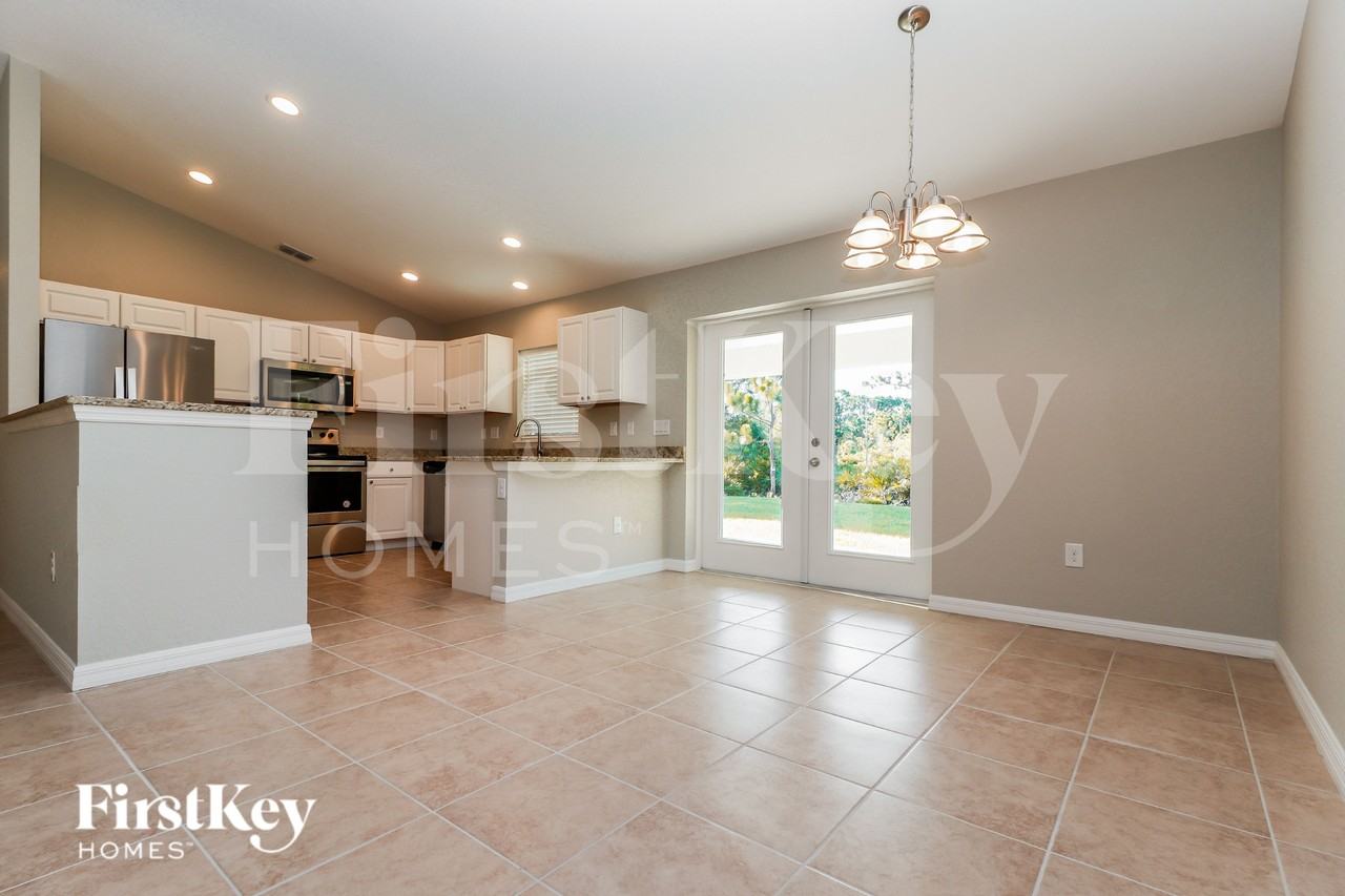 12252 Clarendon Ave - Photo 7 of 15