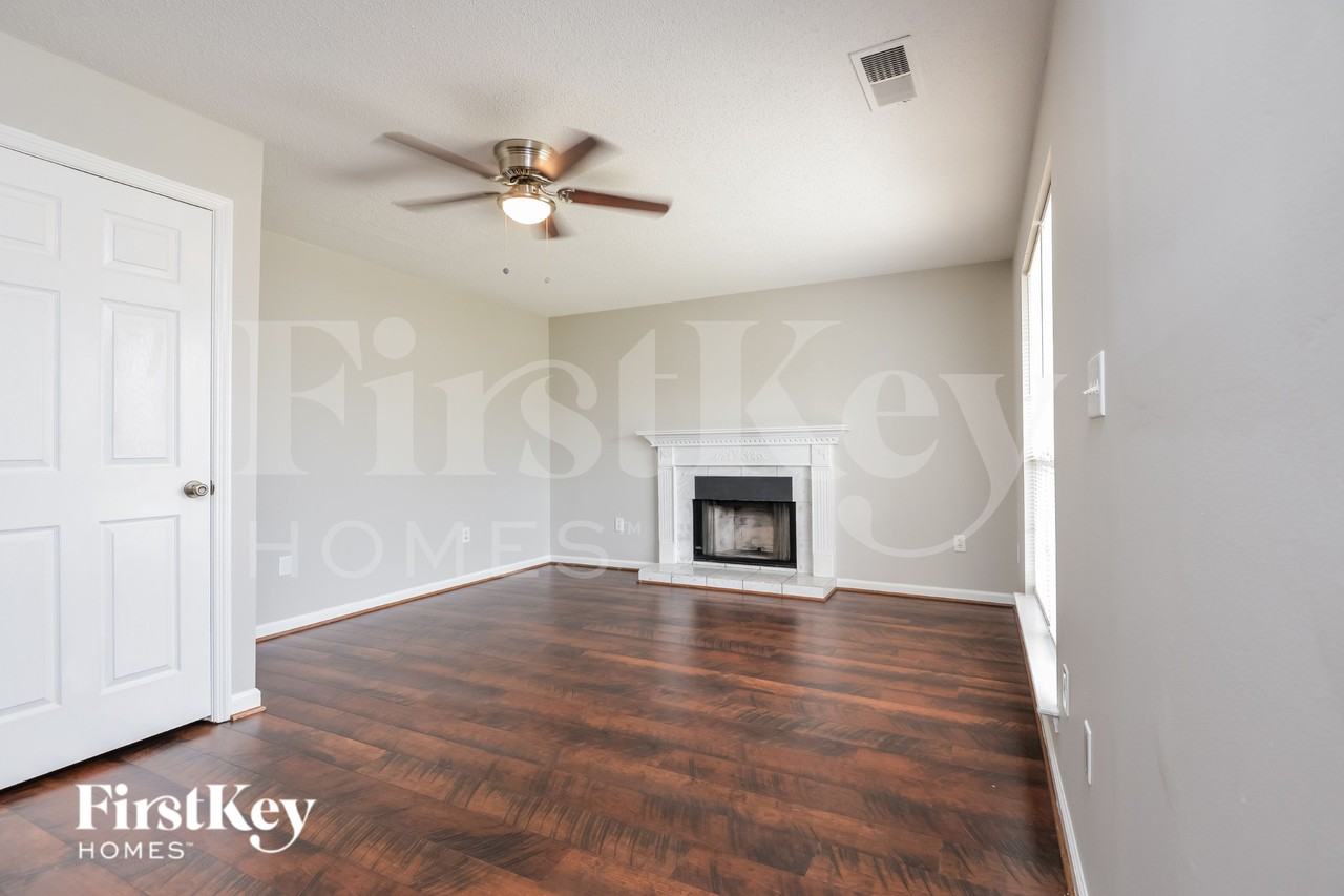 1186 King Arthur Ct - Photo 5 of 18