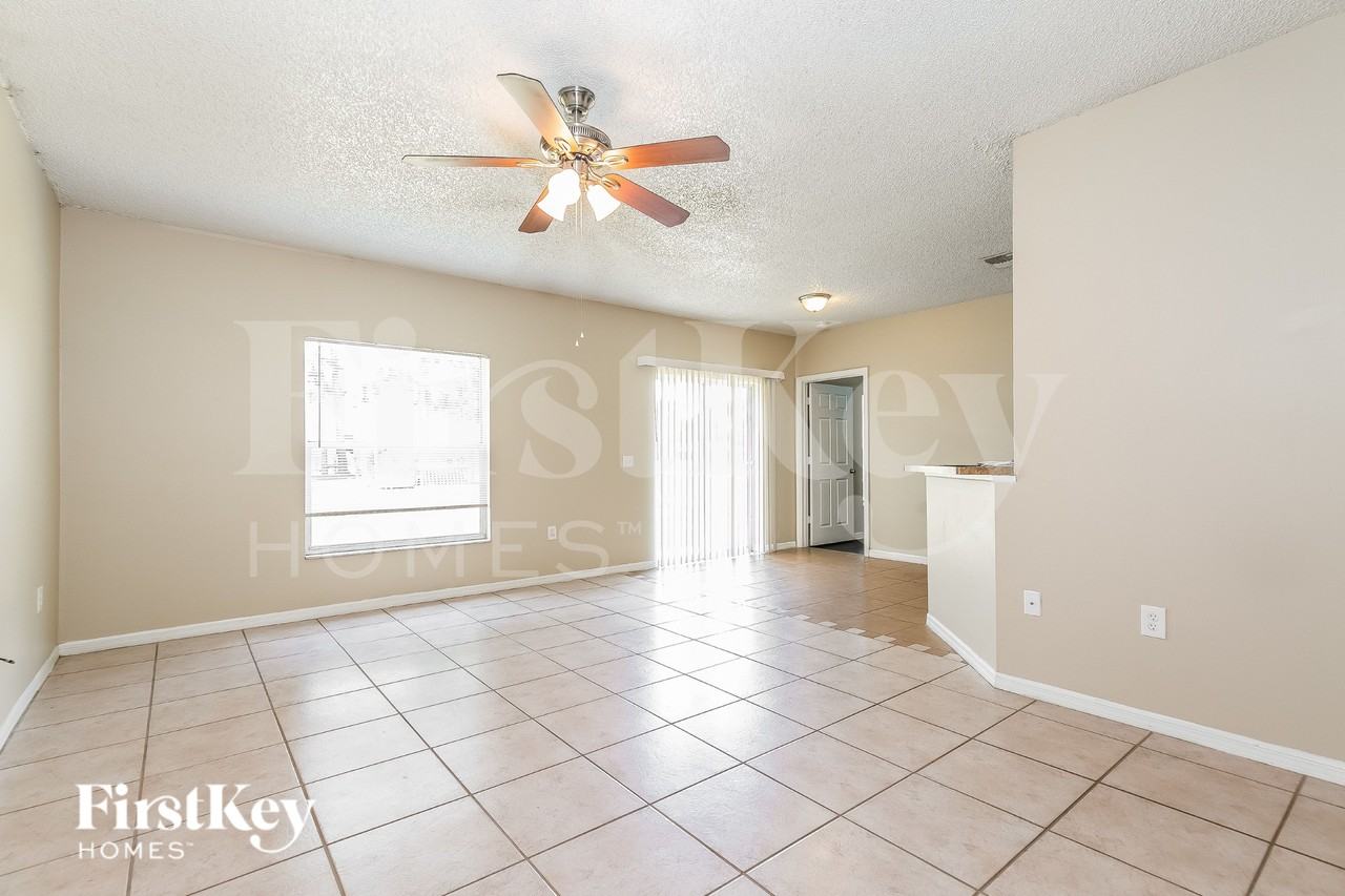 117 Marsh St - Photo 3 of 18