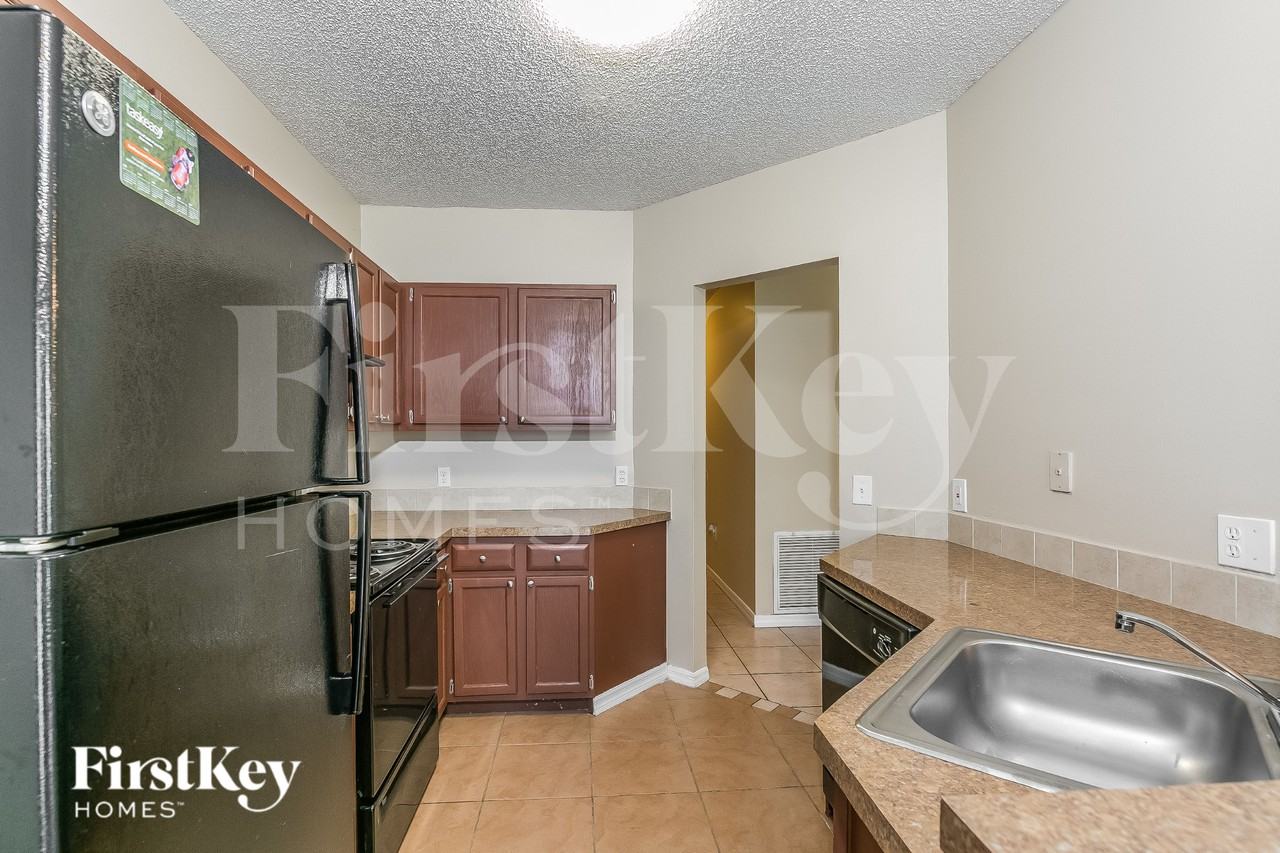 117 Marsh St - Photo 6 of 18