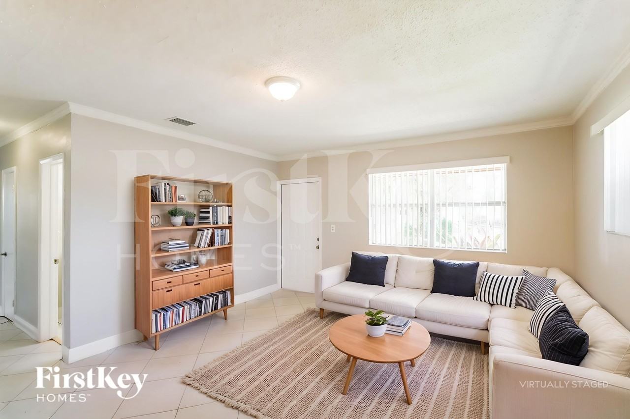 11460 Sw 199th St - Photo 4 of 20