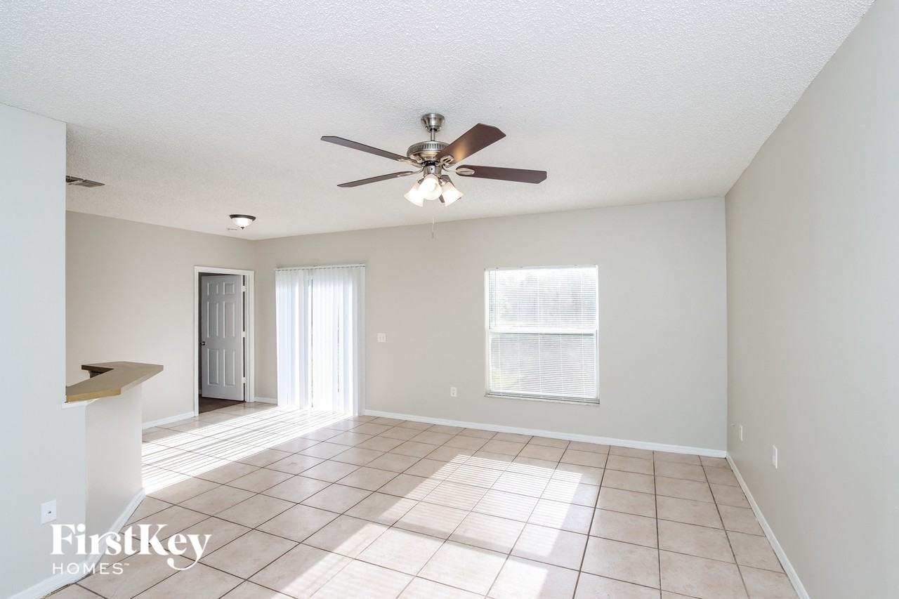 113 Marsh St - Photo 3 of 15