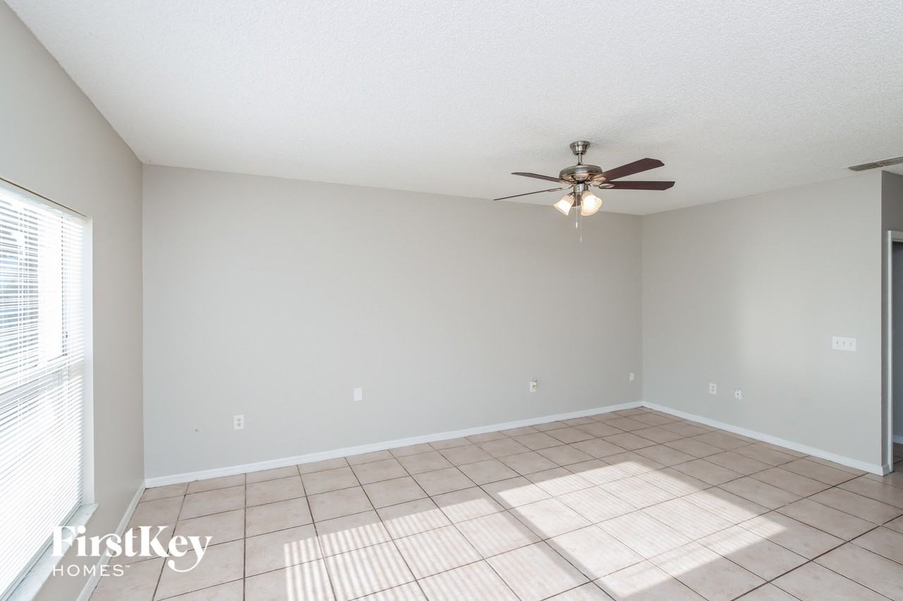 113 Marsh St - Photo 4 of 15