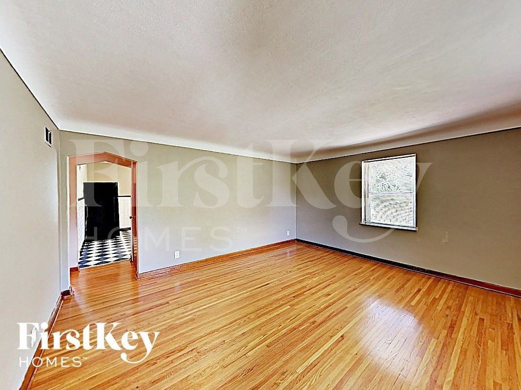 11251 Old Halls Ferry Rd - Photo 2 of 18