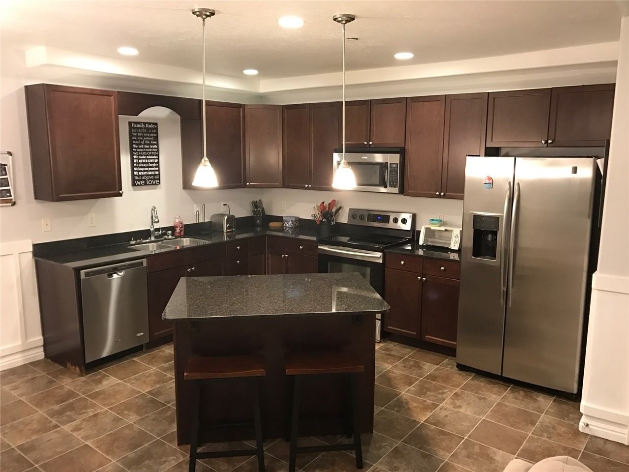 610 Nw #G - Photo 2 of 18