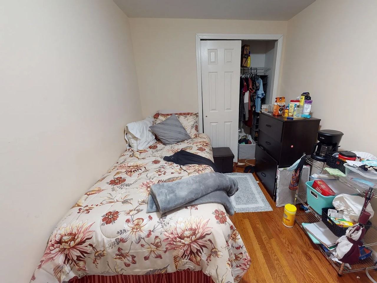 623 S 42nd St - Photo 3 of 25