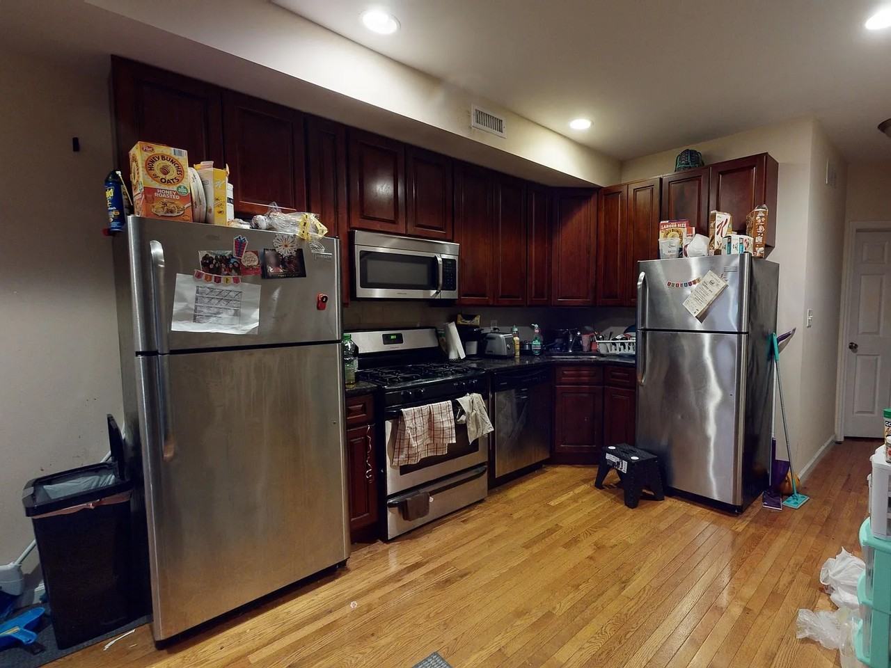 623 S 42nd St - Photo 4 of 25