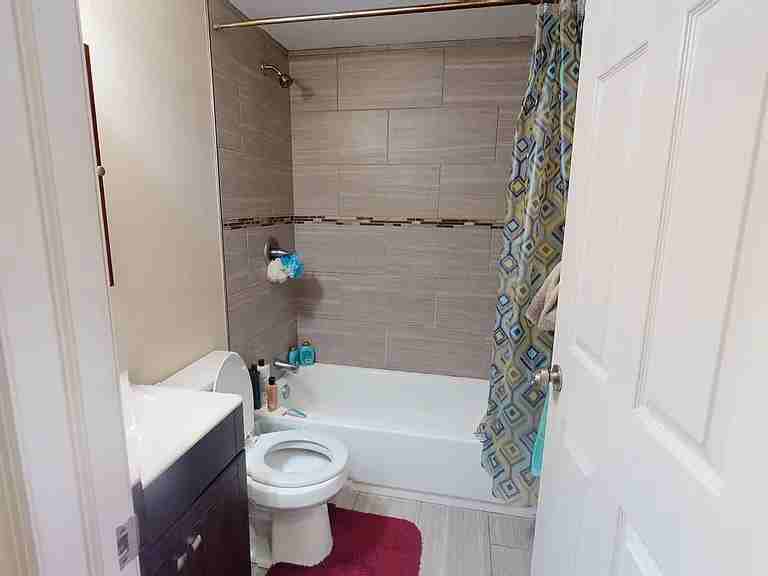 623 S 42nd St - Photo 7 of 25