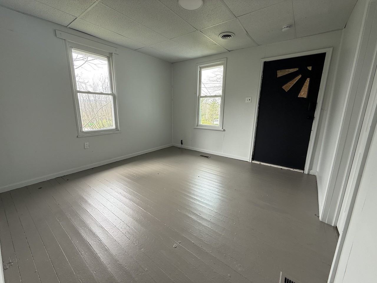 2487 Walnut St - Photo 3 of 9